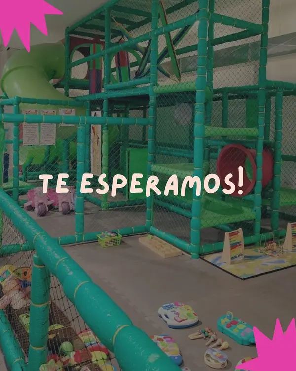 Laberinto de aventura para niños en cumpleaños Kids Club Cafe